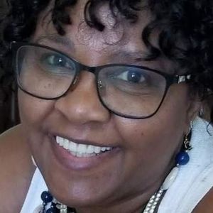 Meet your Posher, Regina